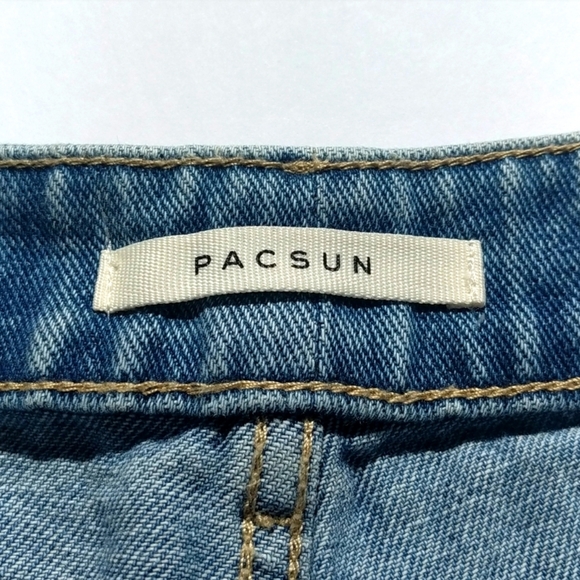 PacSun Raining Daisy Denim Jean Mom Shorts Size 22 - Picture 4 of 16